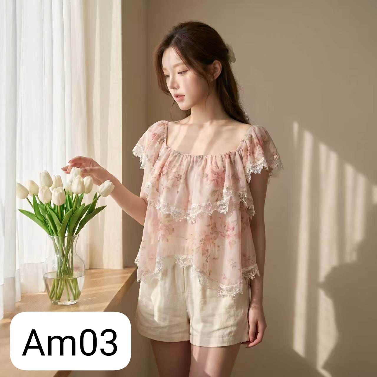 AM03  淺粉LACE花上衣  S:胸38 長22 /M:胸40 長22 $269