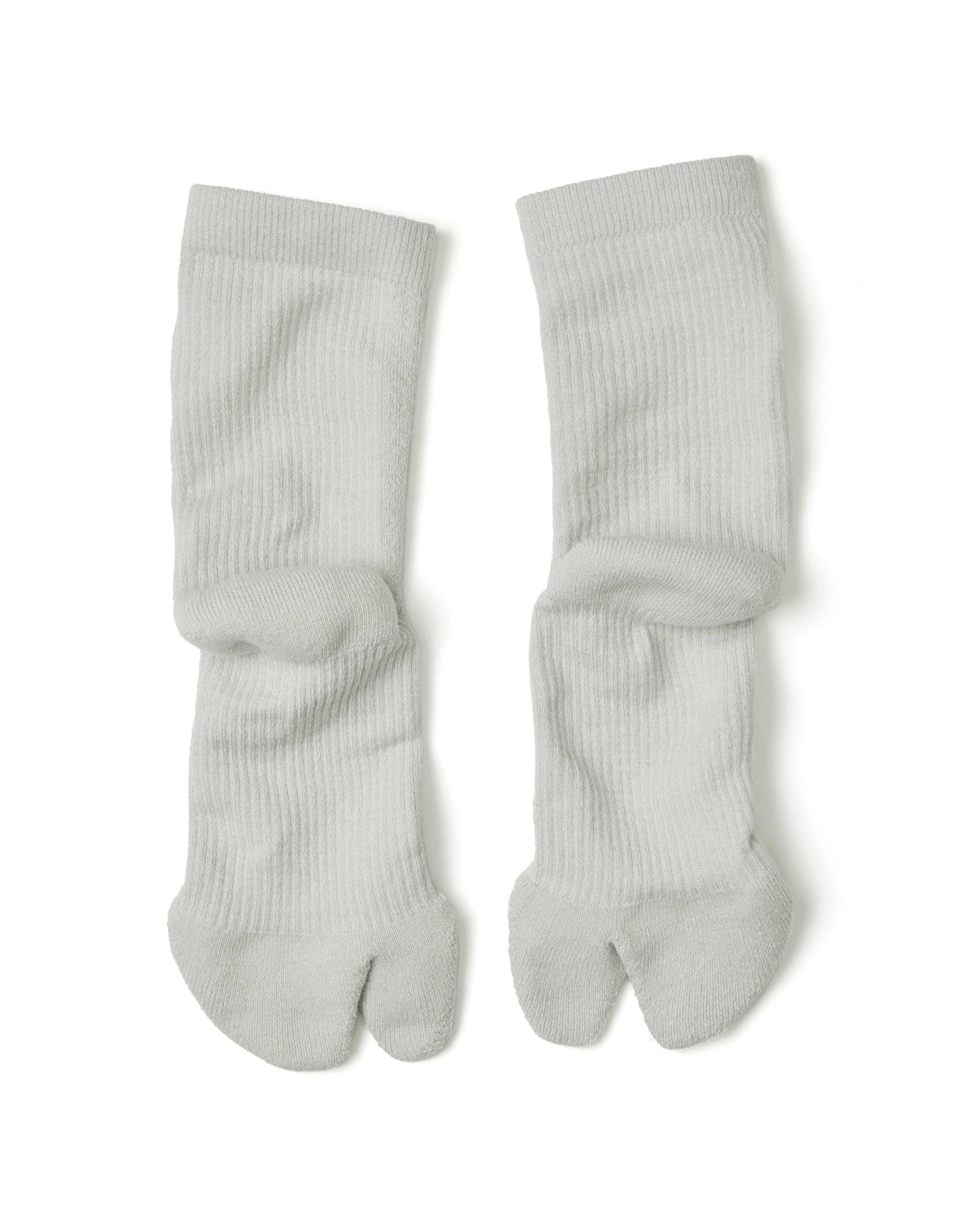 GOOPiMADE SOAX-01 93 Emblem Tabi Socks - Ivory