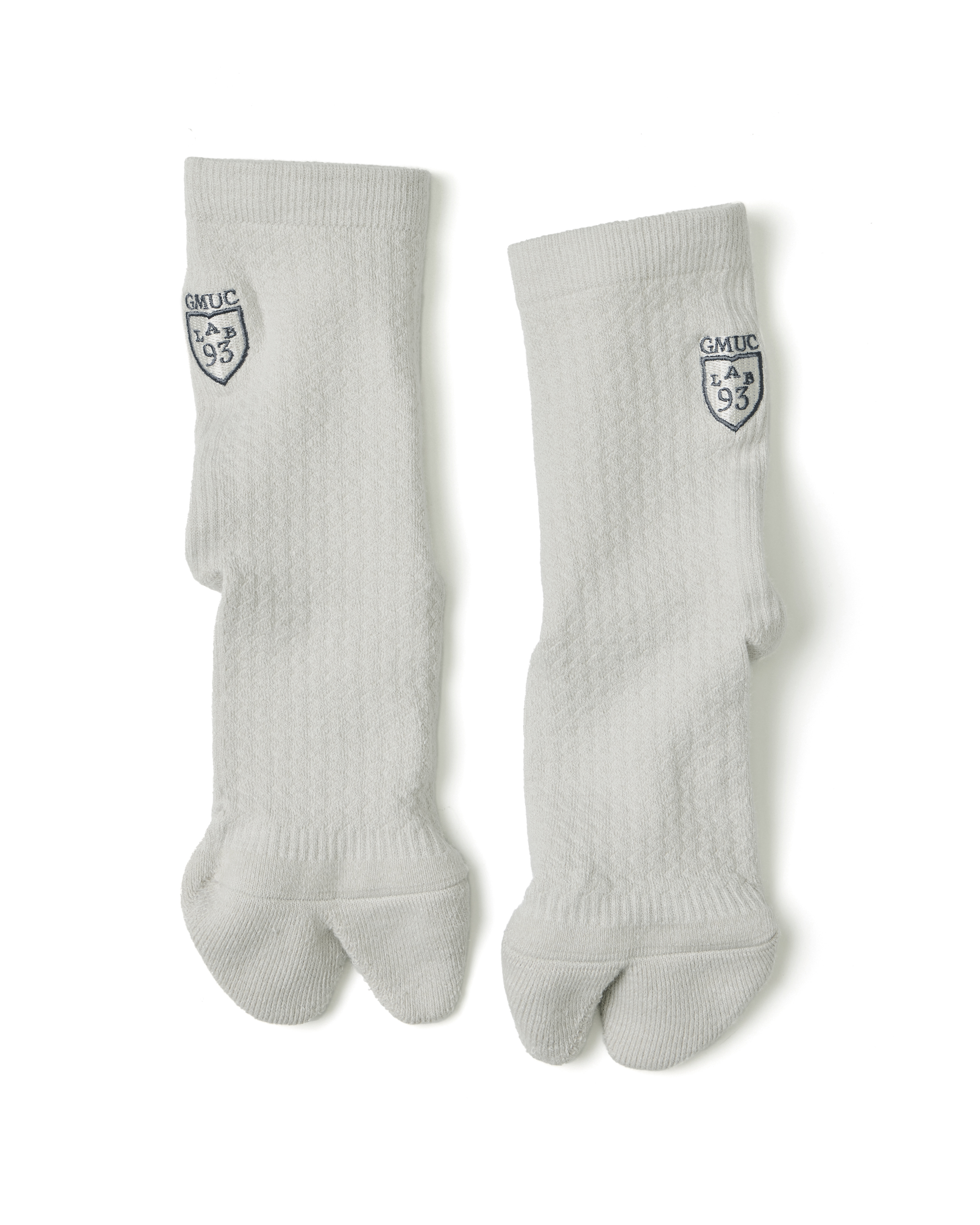 GOOPiMADE SOAX-01 93 Emblem Tabi Socks - Ivory