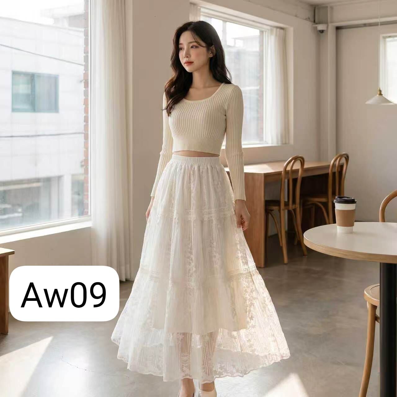 AW09    高質LACE 米白長裙  腰26-42 長32   $269