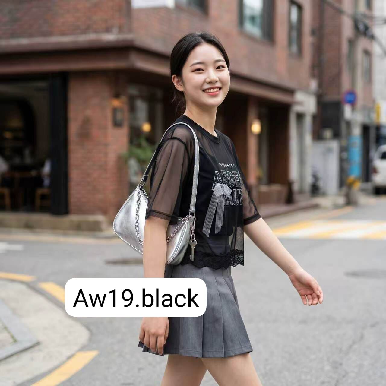 AW19 胸41 長22 $259