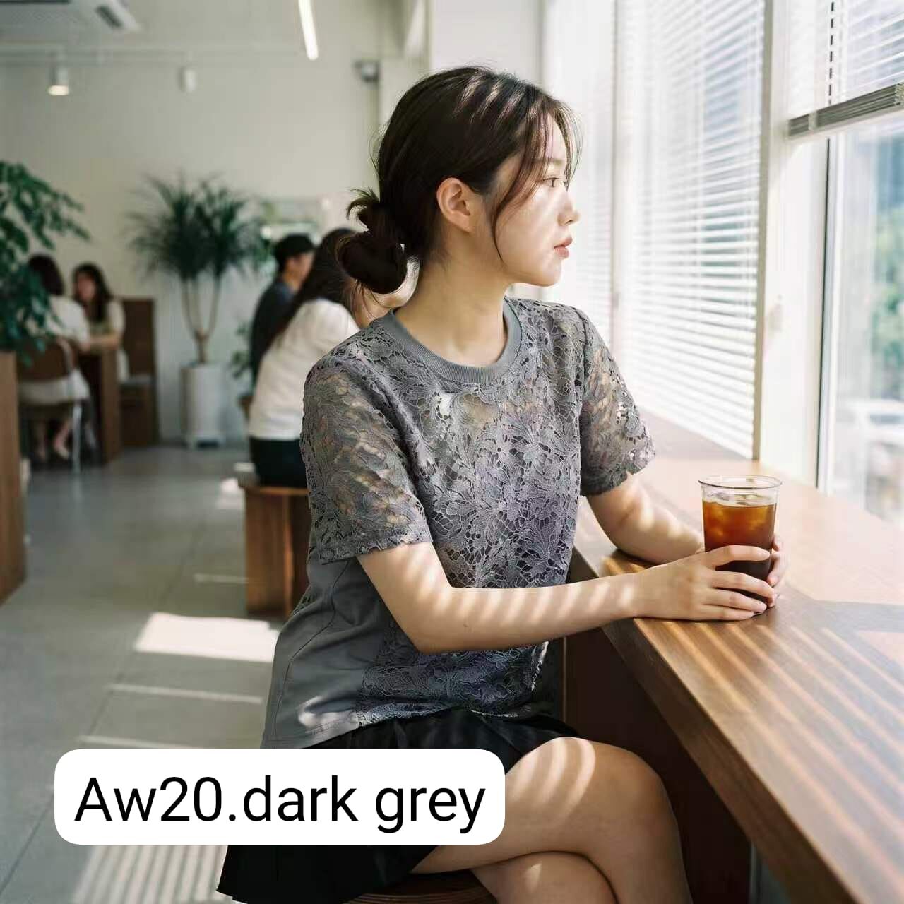 AW20 胸42 長23 $249