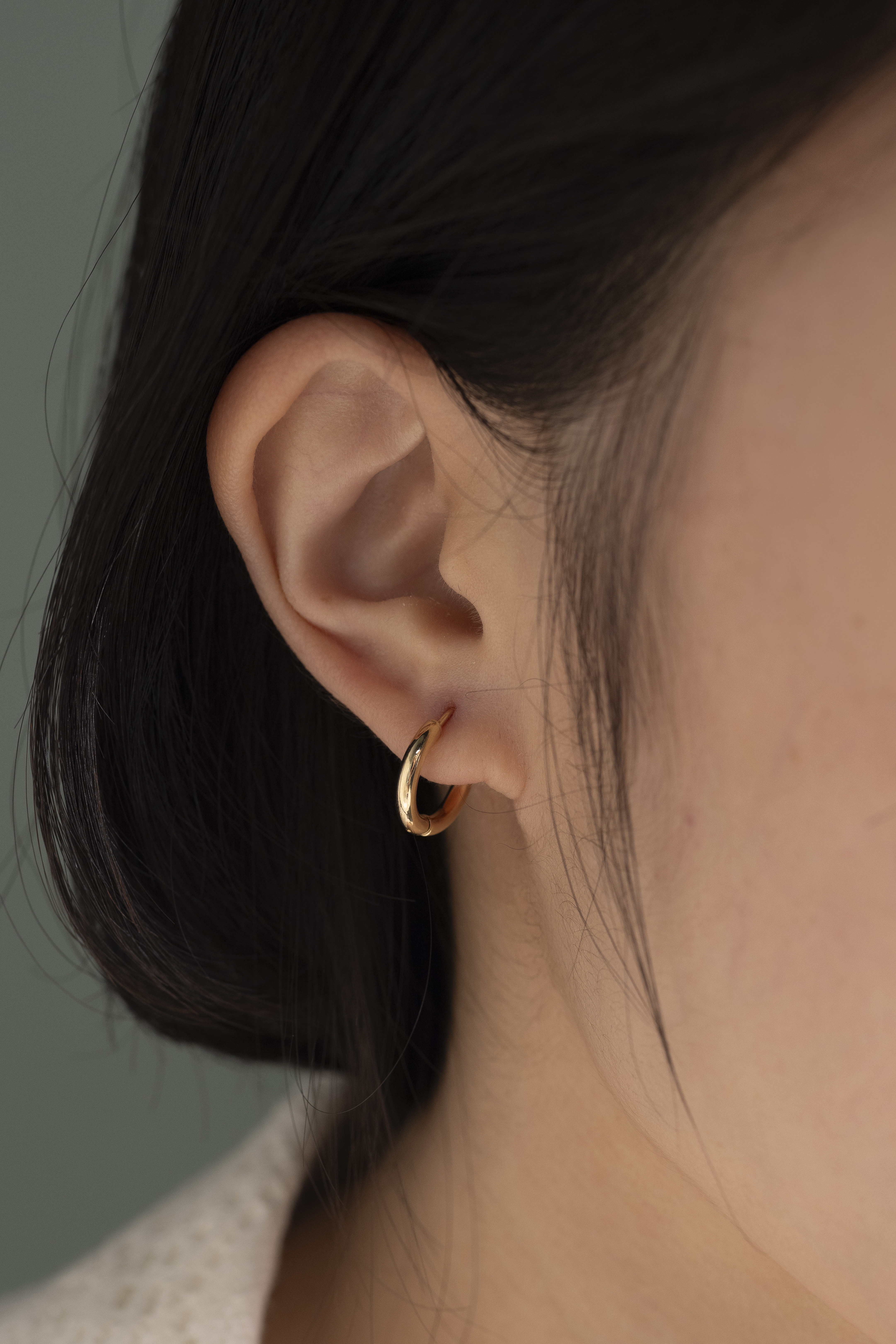 18K Italy Hoop Earring