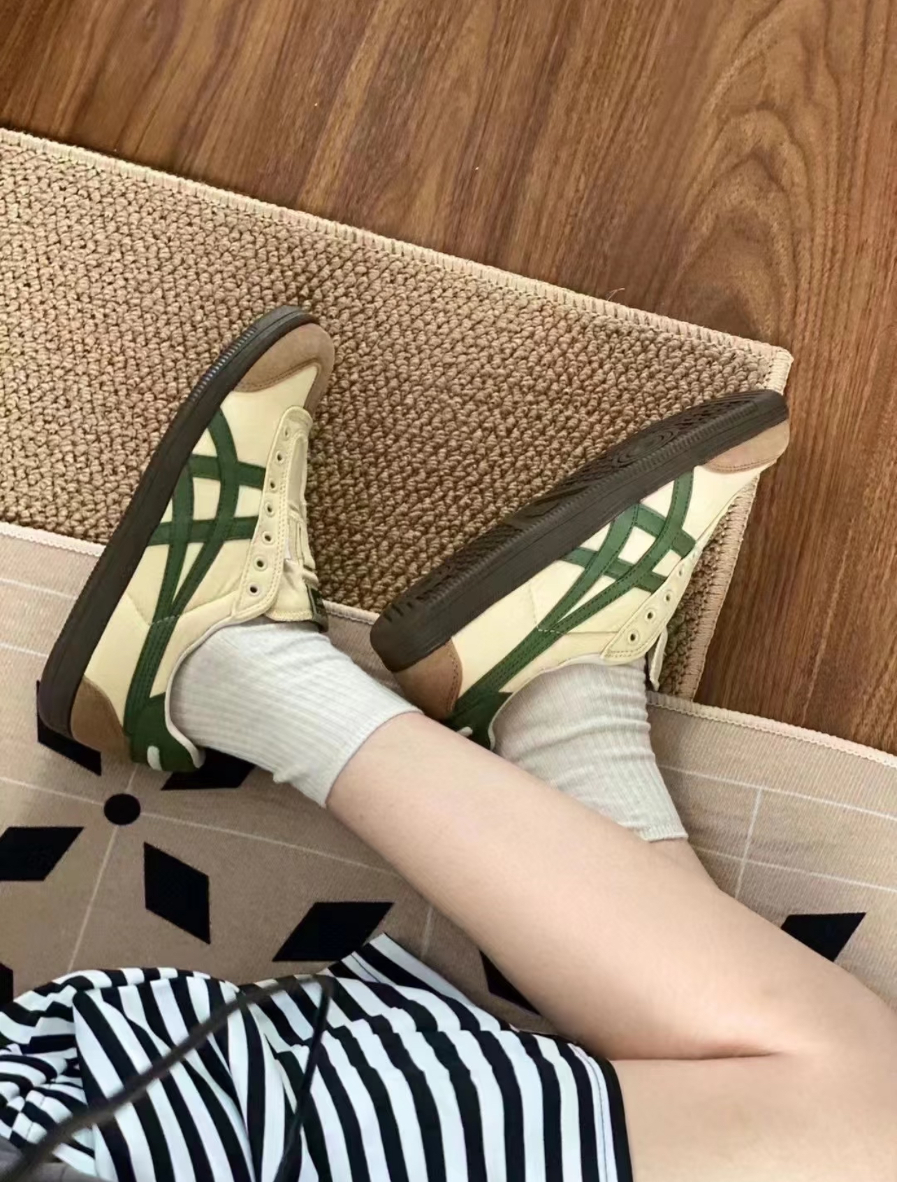 代購-Onitsuka Tiger鬼塚虎 Tokuten Slip-on 休閒鞋 男女同款 綠棕 1183C129-250