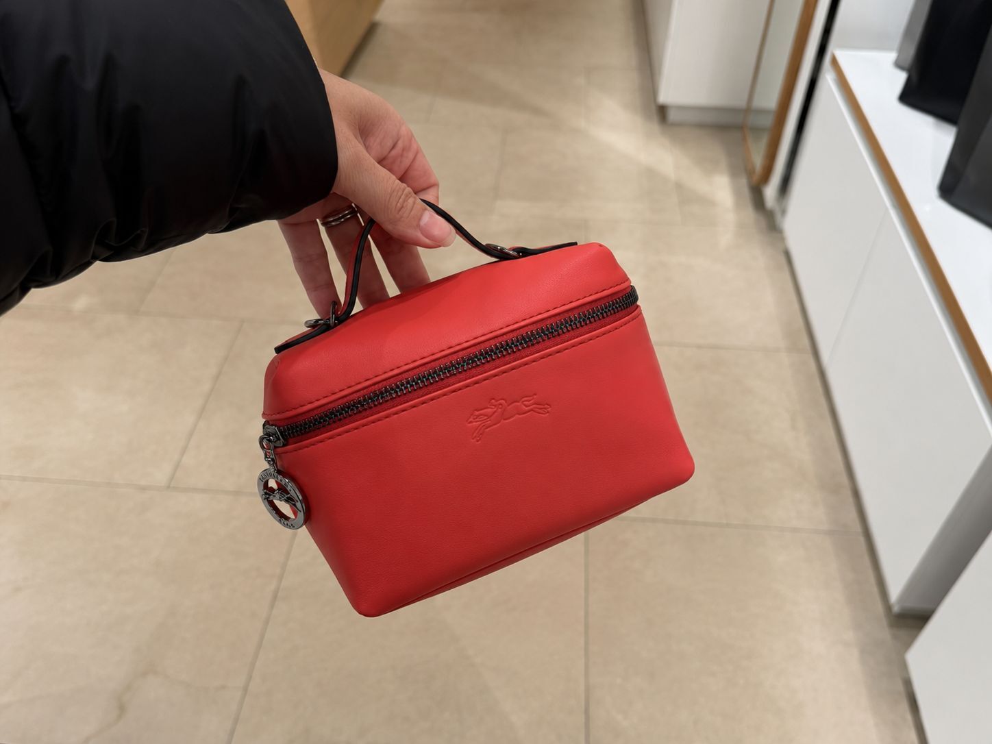 LYS01798 Longchamp 奔馬Logo小方包珊瑚紅色