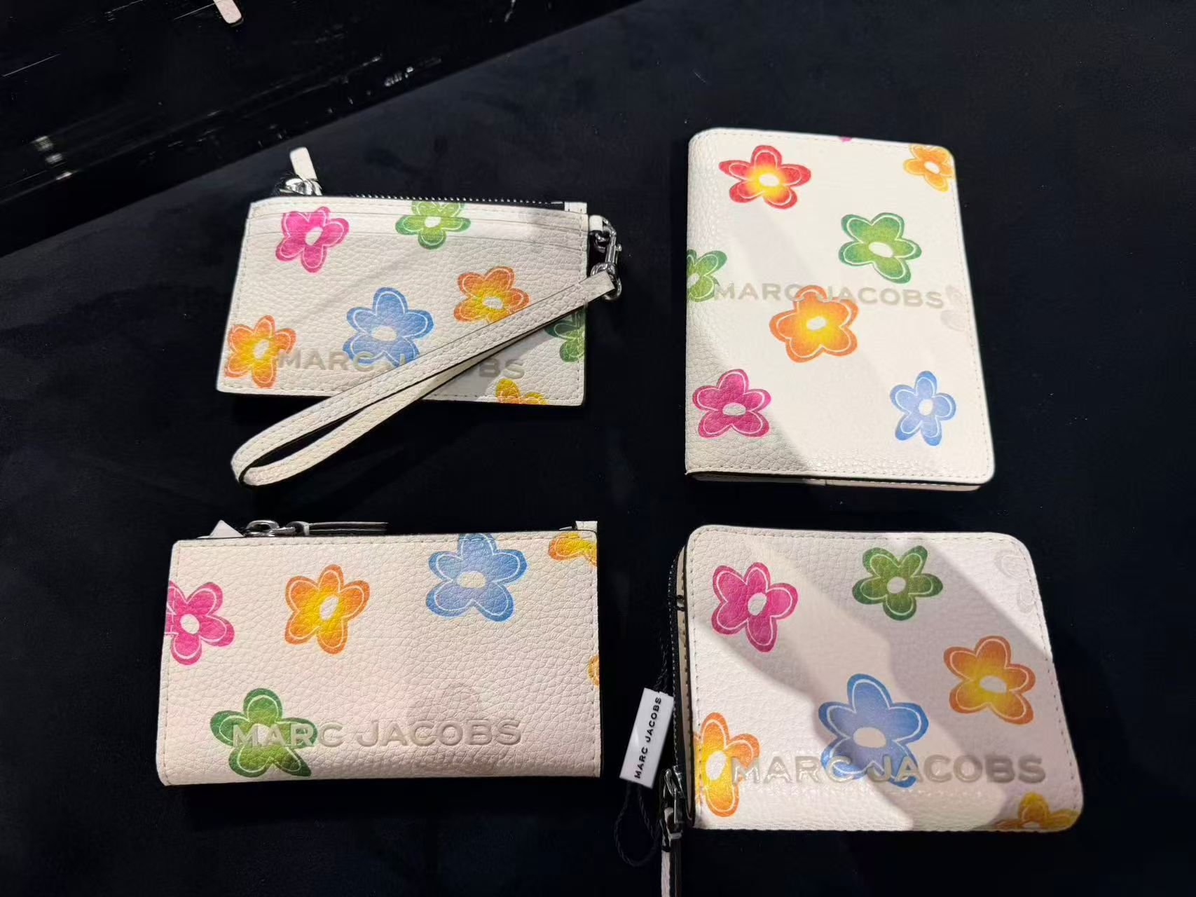 【預購】Marc Jacobs H052242 銀包卡包