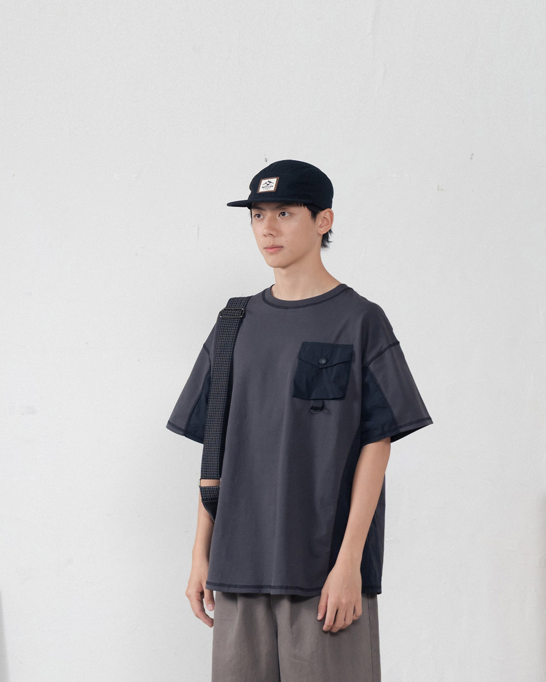 Color-blocked stitched patchwork top with single pocket, available in two colors, 1/2【01099530】in stock+pre-order