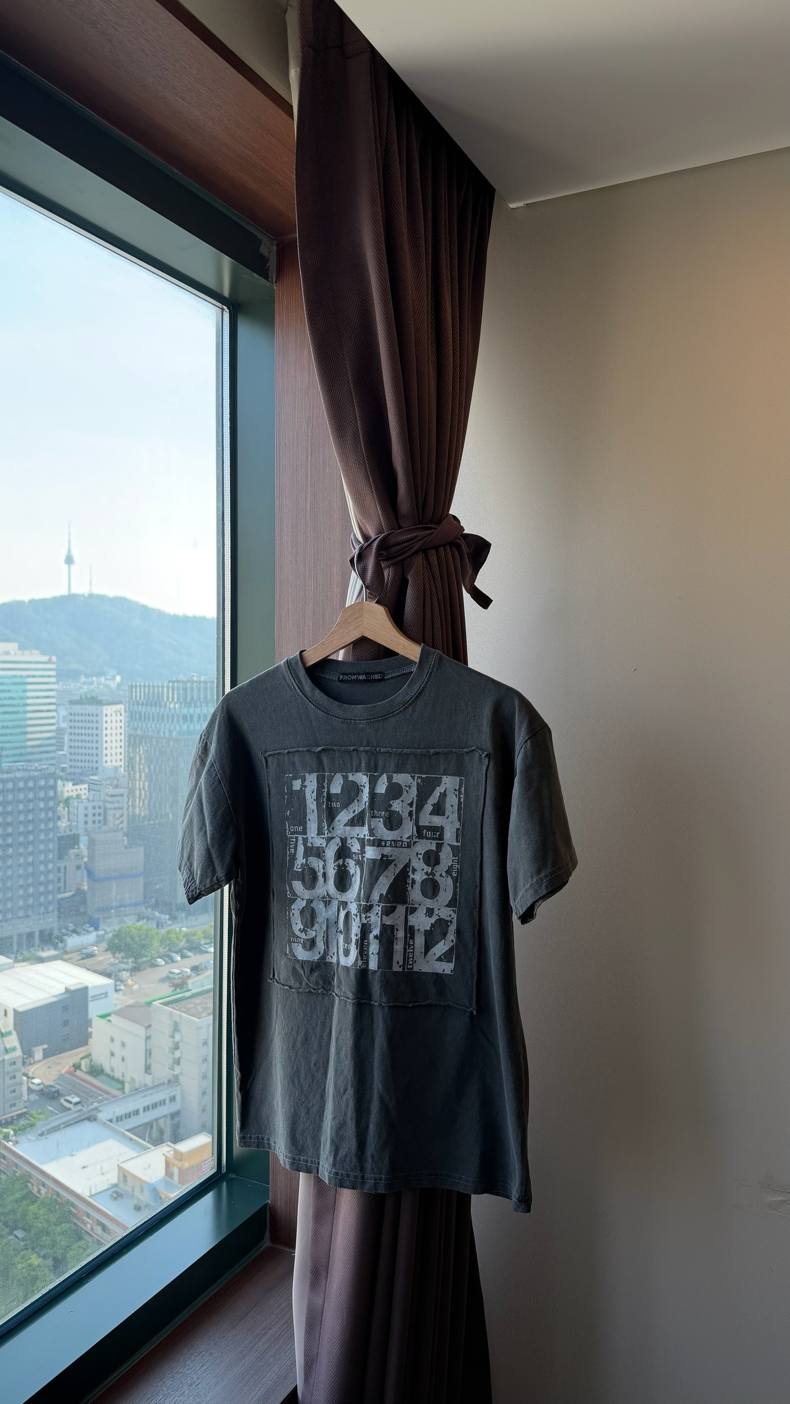 K46 短寬數字拼布T shirt