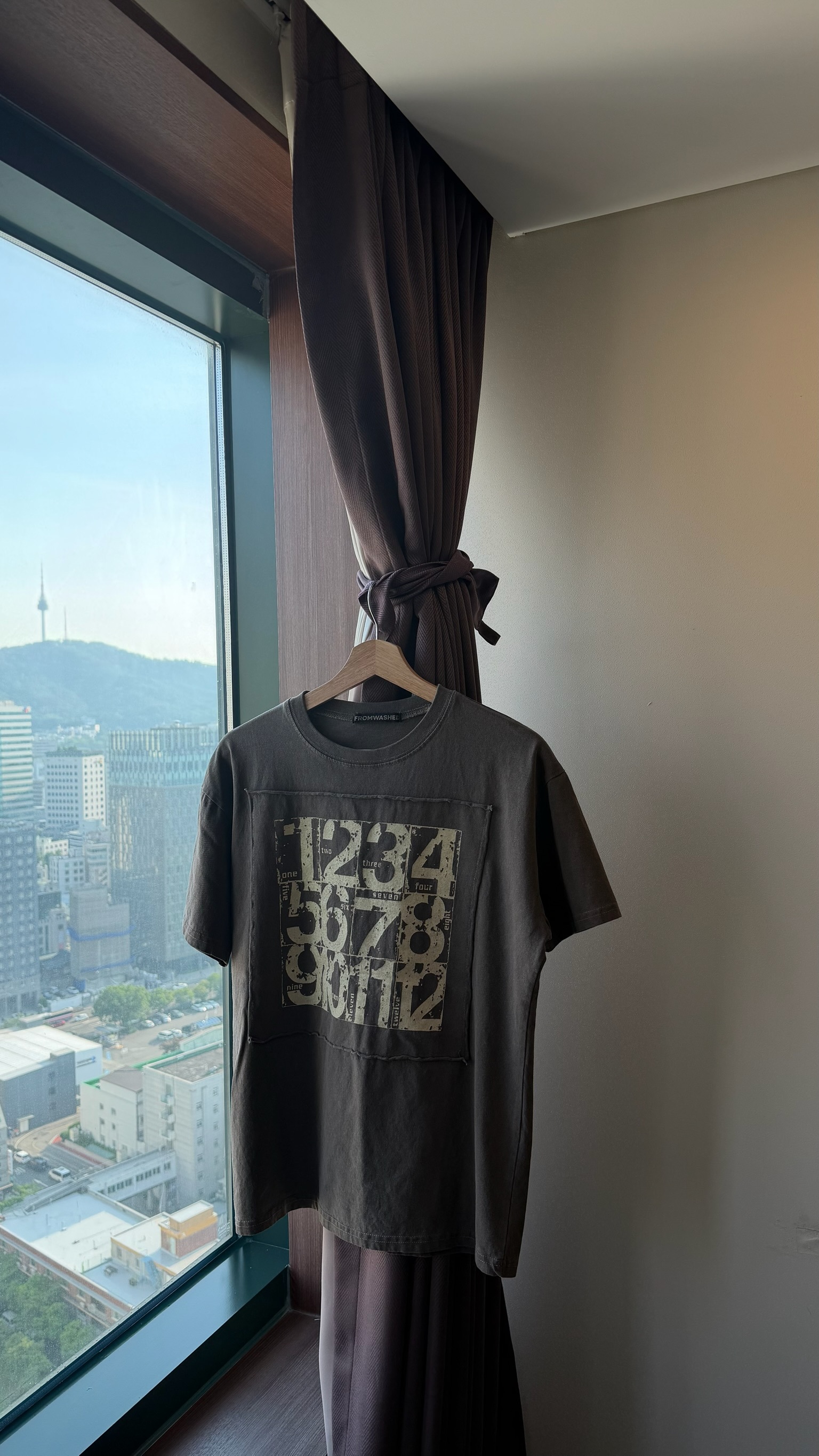 K46 短寬數字拼布T shirt