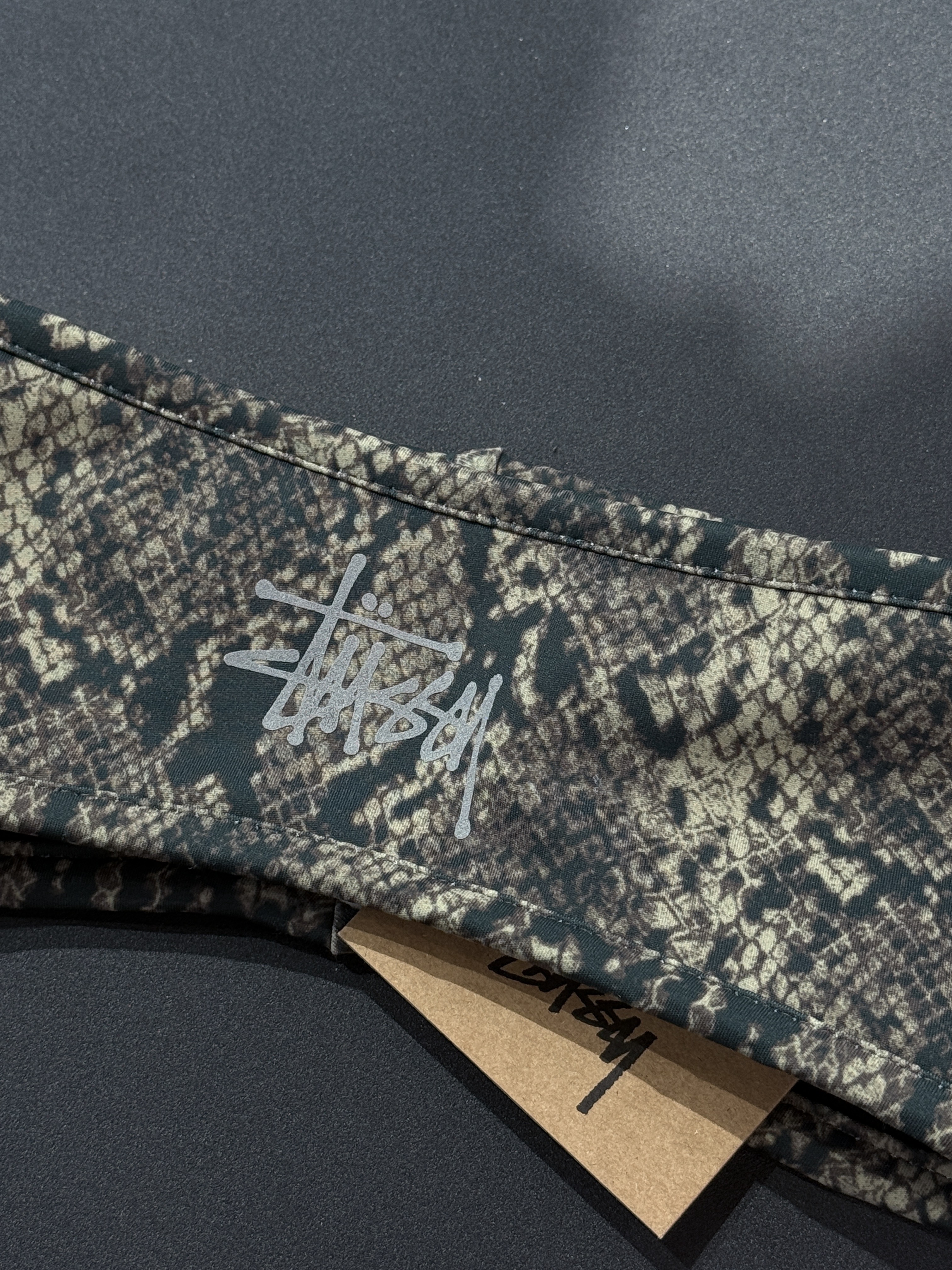 ✅ (STUSSY特賣) STUSSY REVERSIBLE TECH HEADBAND 頭帶 蛇紋