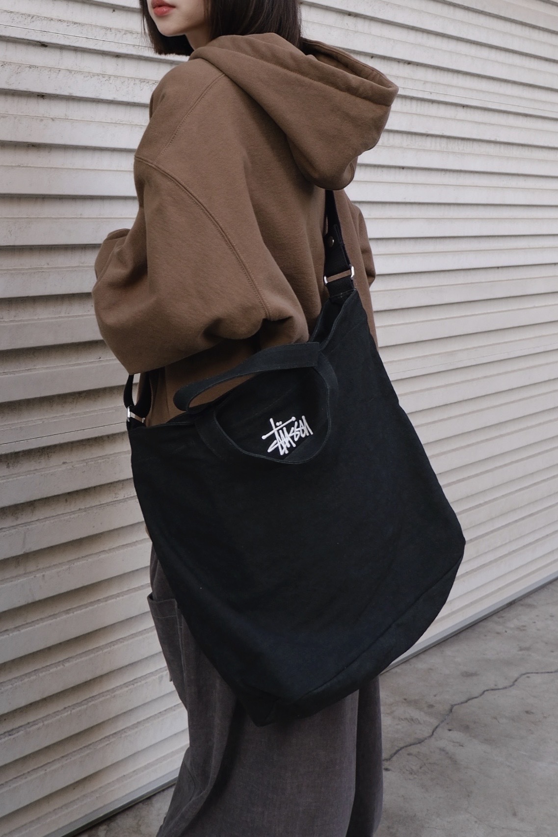 ✅ (STUSSY特賣) STUSSY CANVAS CROSSBODY BAG 黑/藍