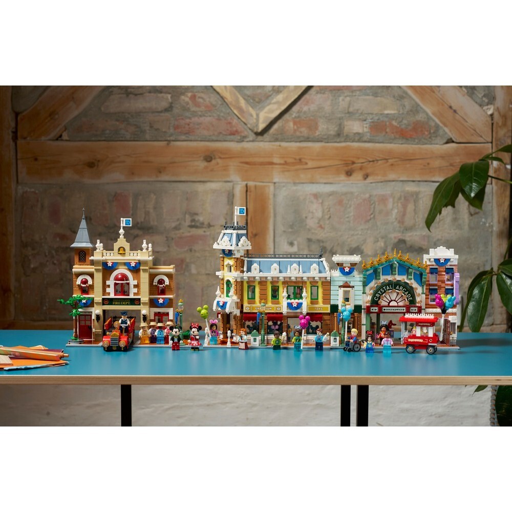 43302 - Main Street, U.S.A.