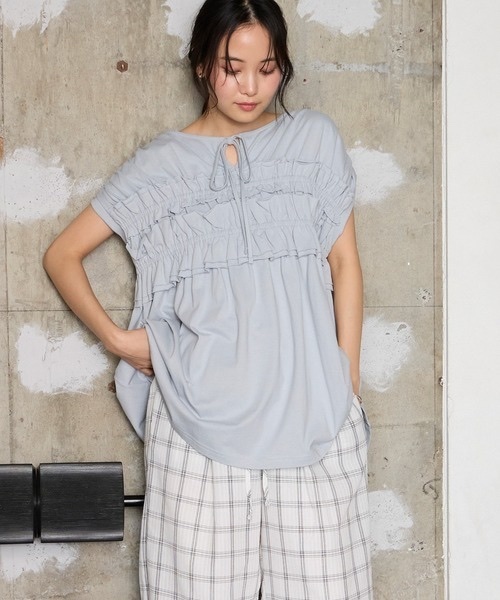 forksy. / Shirred Cut Frill Short Sleeve T-Shirt