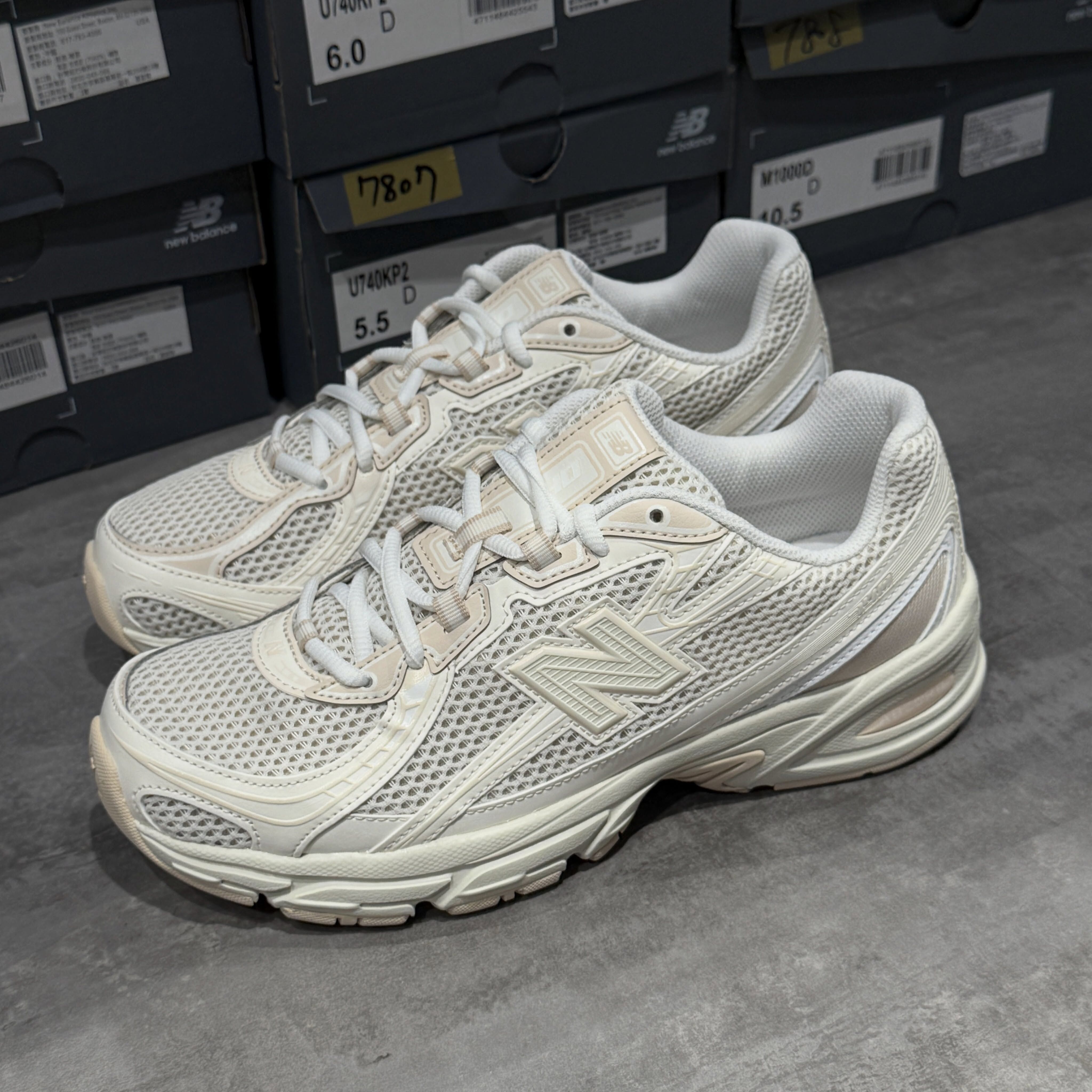 New balance 740 米杏 米白 復古 休閒鞋 IU著用