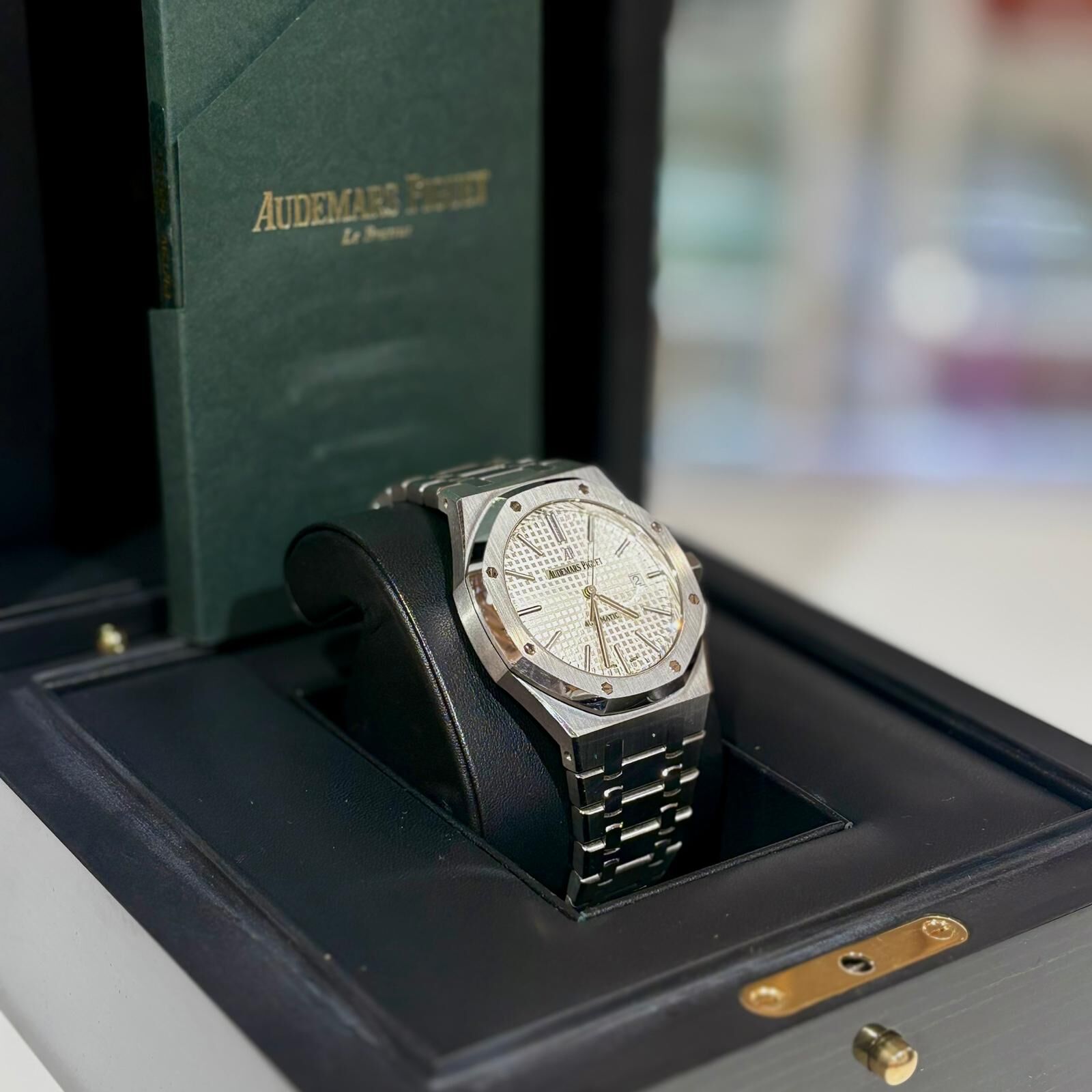 DISPLAY!!!AUDEMARS PIGUET 41MM ROYAL OAK 白面 15400ST  #愛彼皇家橡樹 #香榭站正品