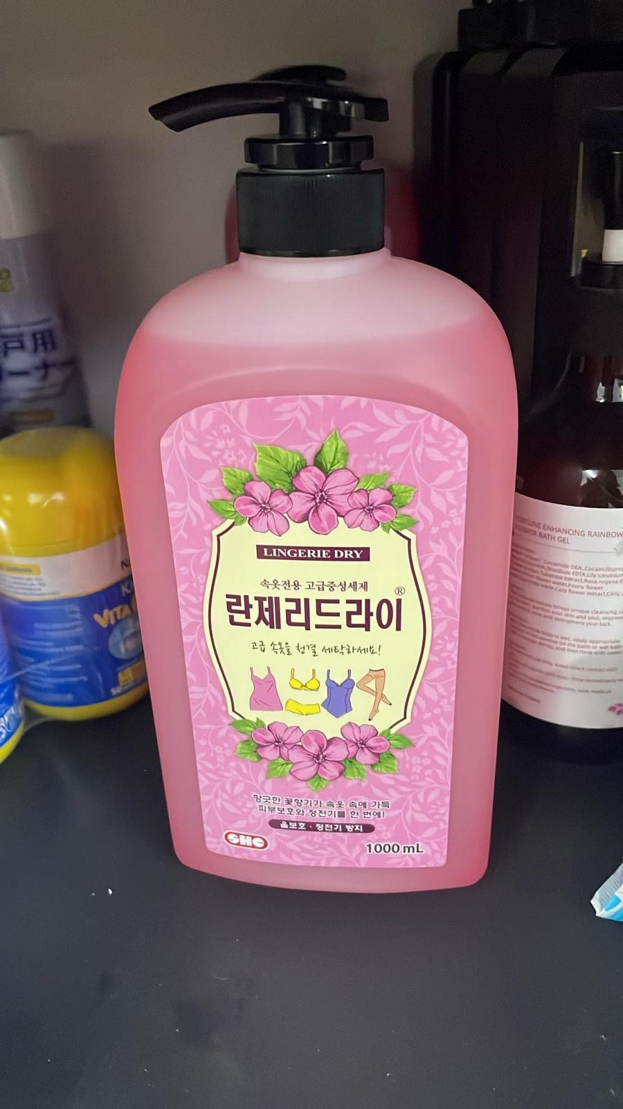 現貨 韓國SHC洗完如新內衣專用清潔劑 1000ml（#919右）