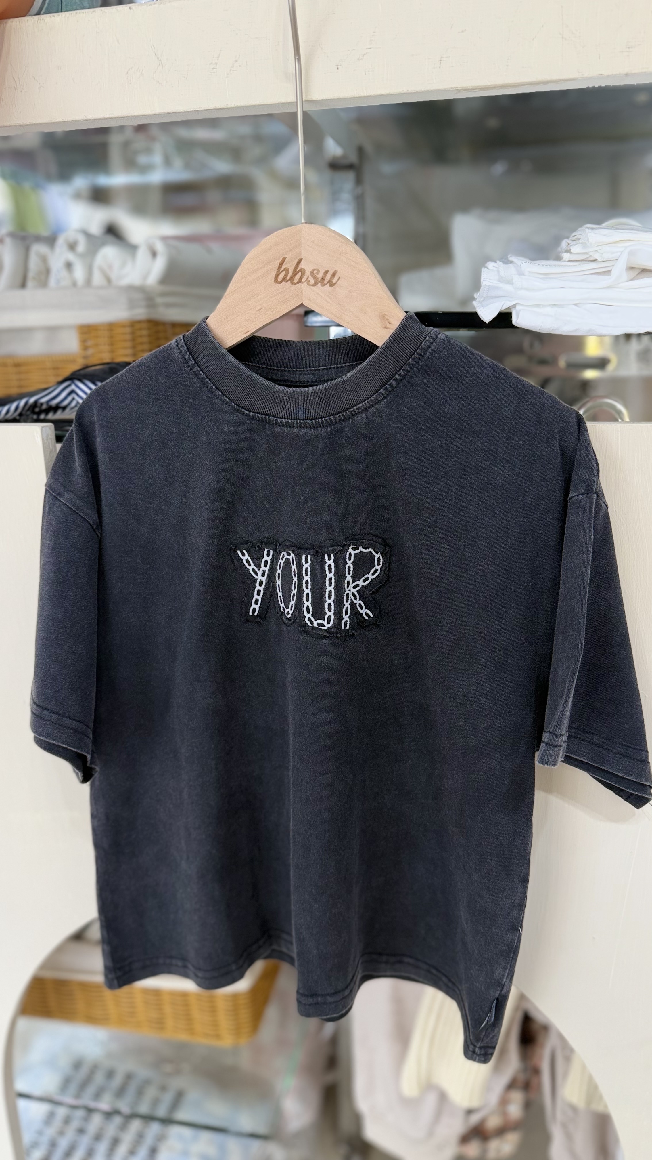 刺繡貼布『𝐘𝐎𝐔𝐑』水洗上衣