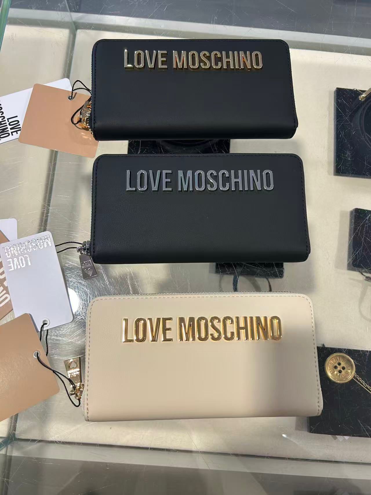 LYS01806 Love Moschino 立體金屬字母拉鏈長銀包