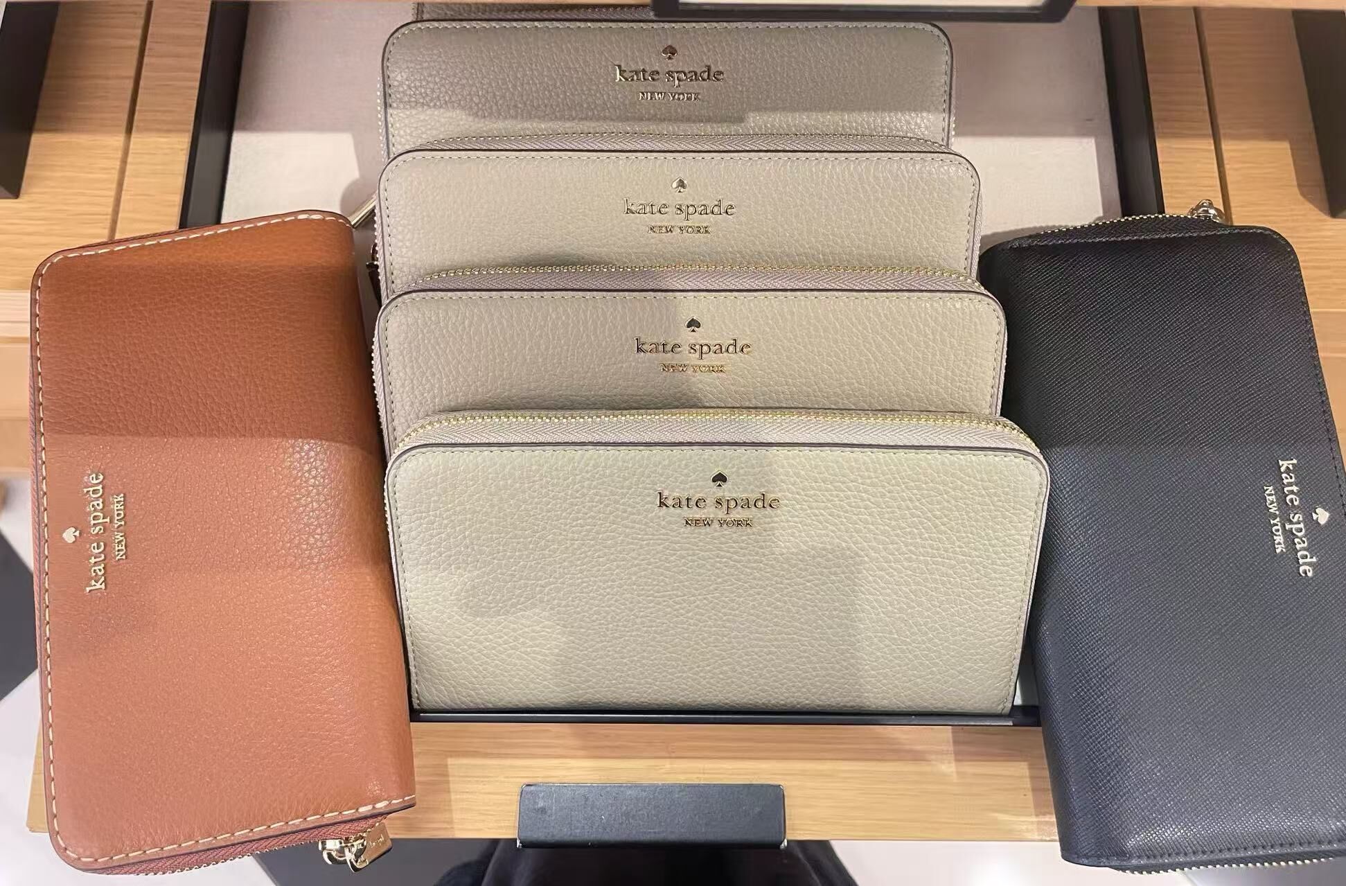 【預購】Kate Spade H052371 New York 長款銀包