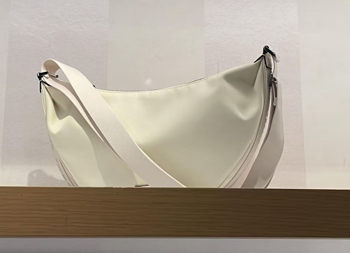 【預購】Kate Spade H052383 New York 尼龍彎月包