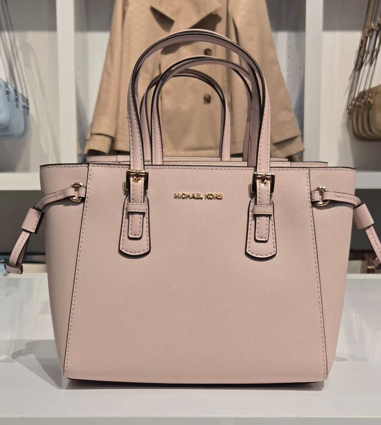 【預購】Michael Kors H052387 Voyager 中型托特包