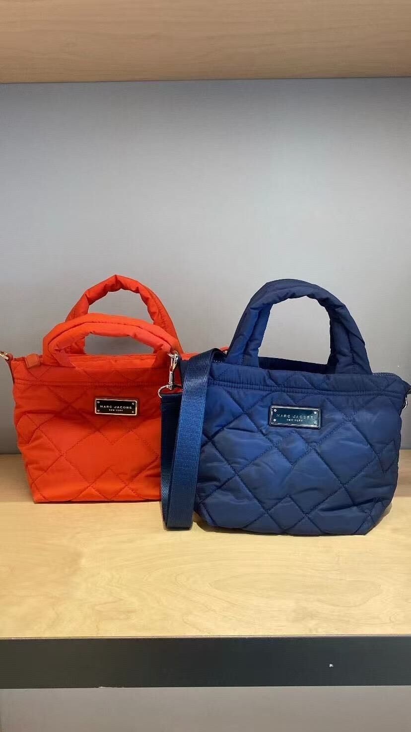【預購】Marc Jacobs H0523107 尼龍菱格紋手提包