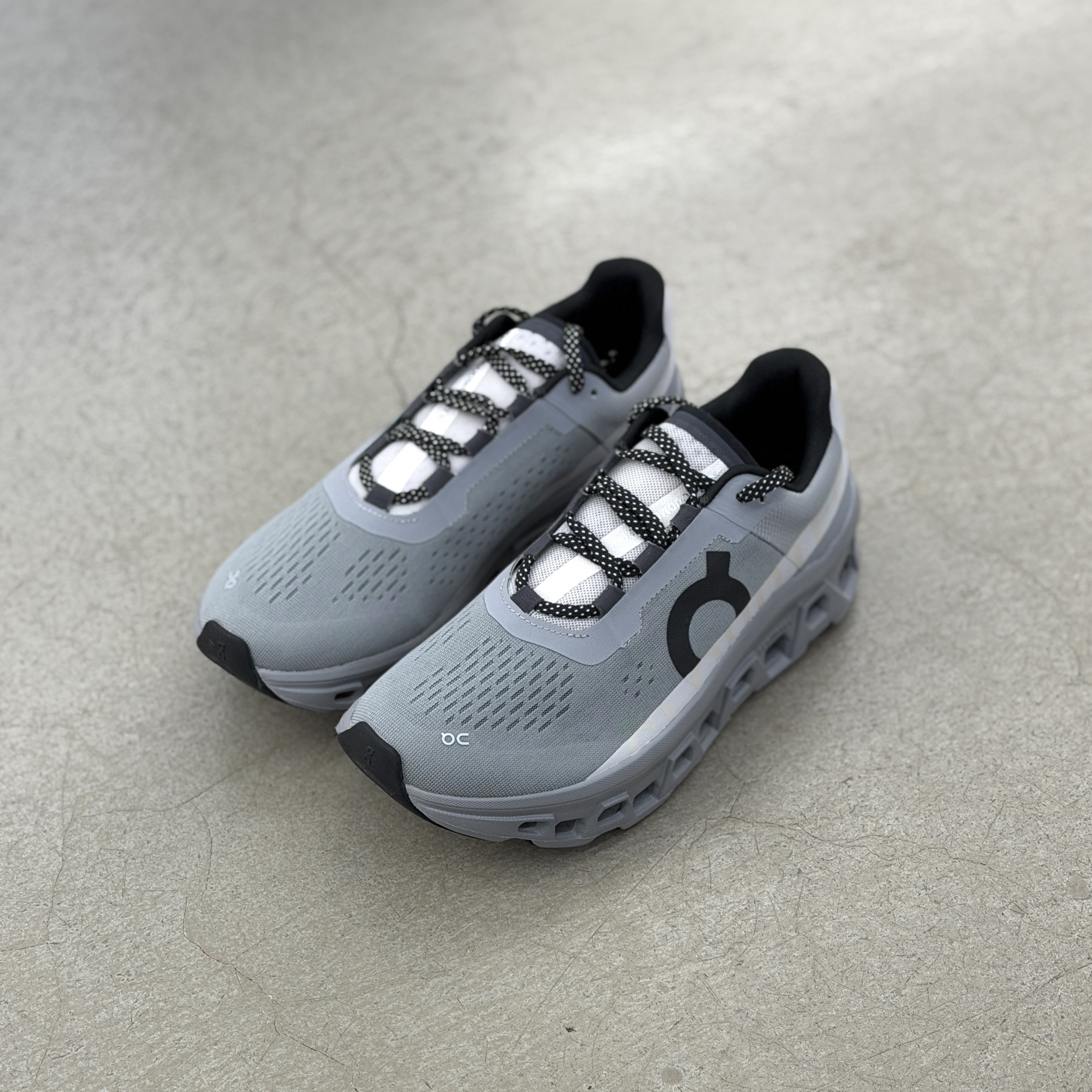 On Running Cloudmonster Alloy Silver | 61.97657
