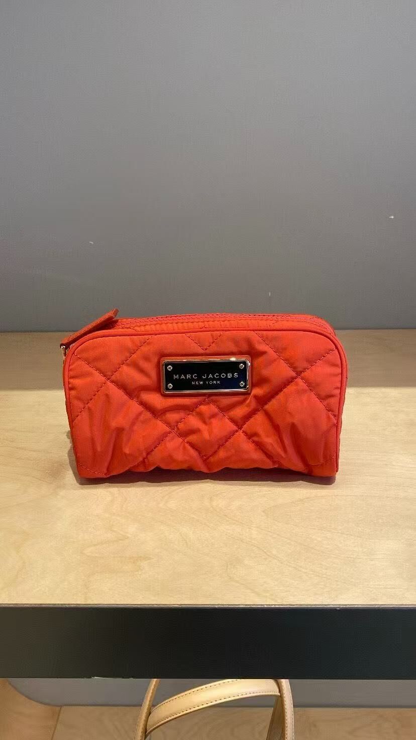 【預購】Marc Jacobs H0523121 橙色尼龍菱格紋化妝包