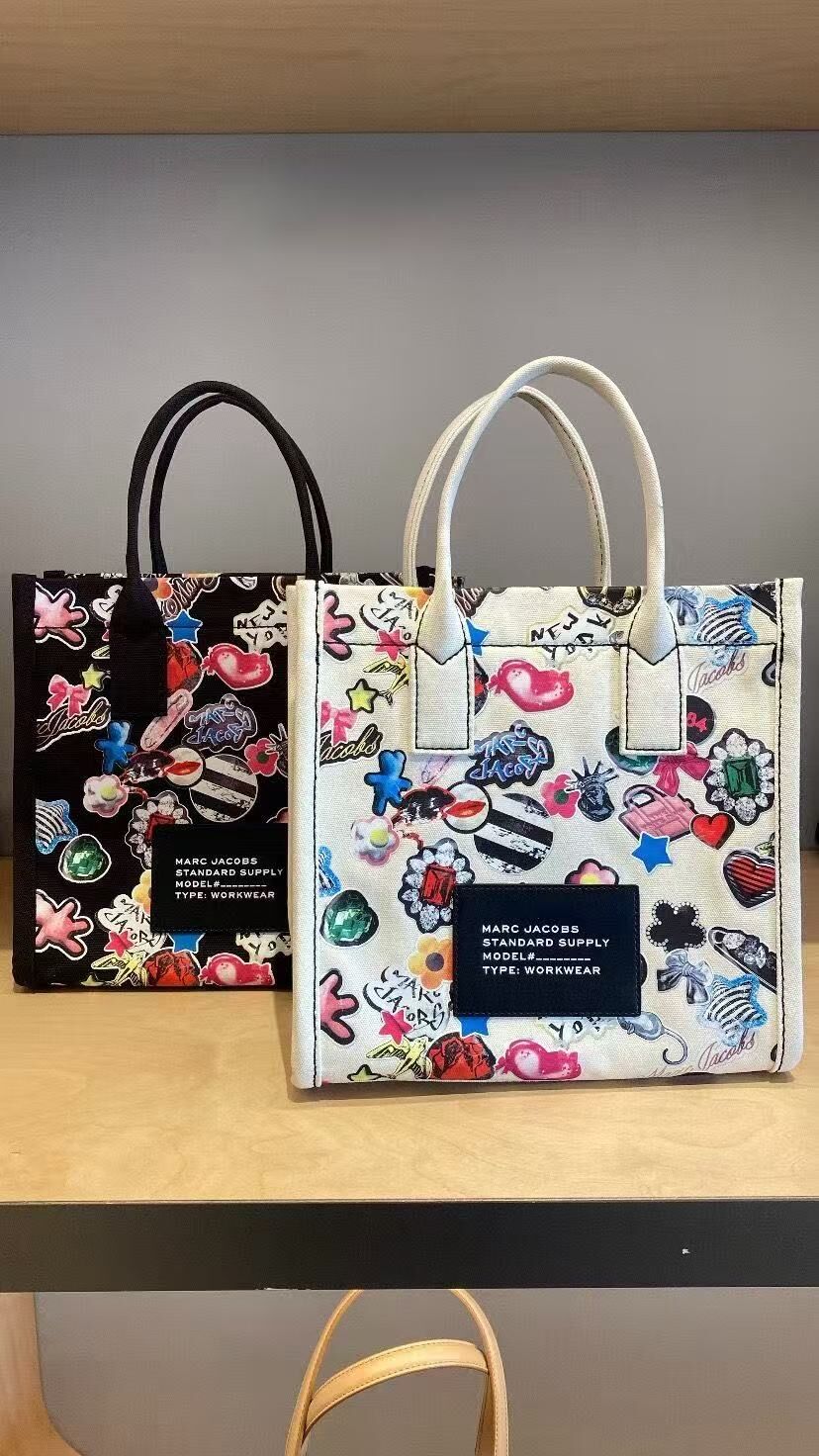 【預購】Marc Jacobs H0523127 貼紙印花托特包