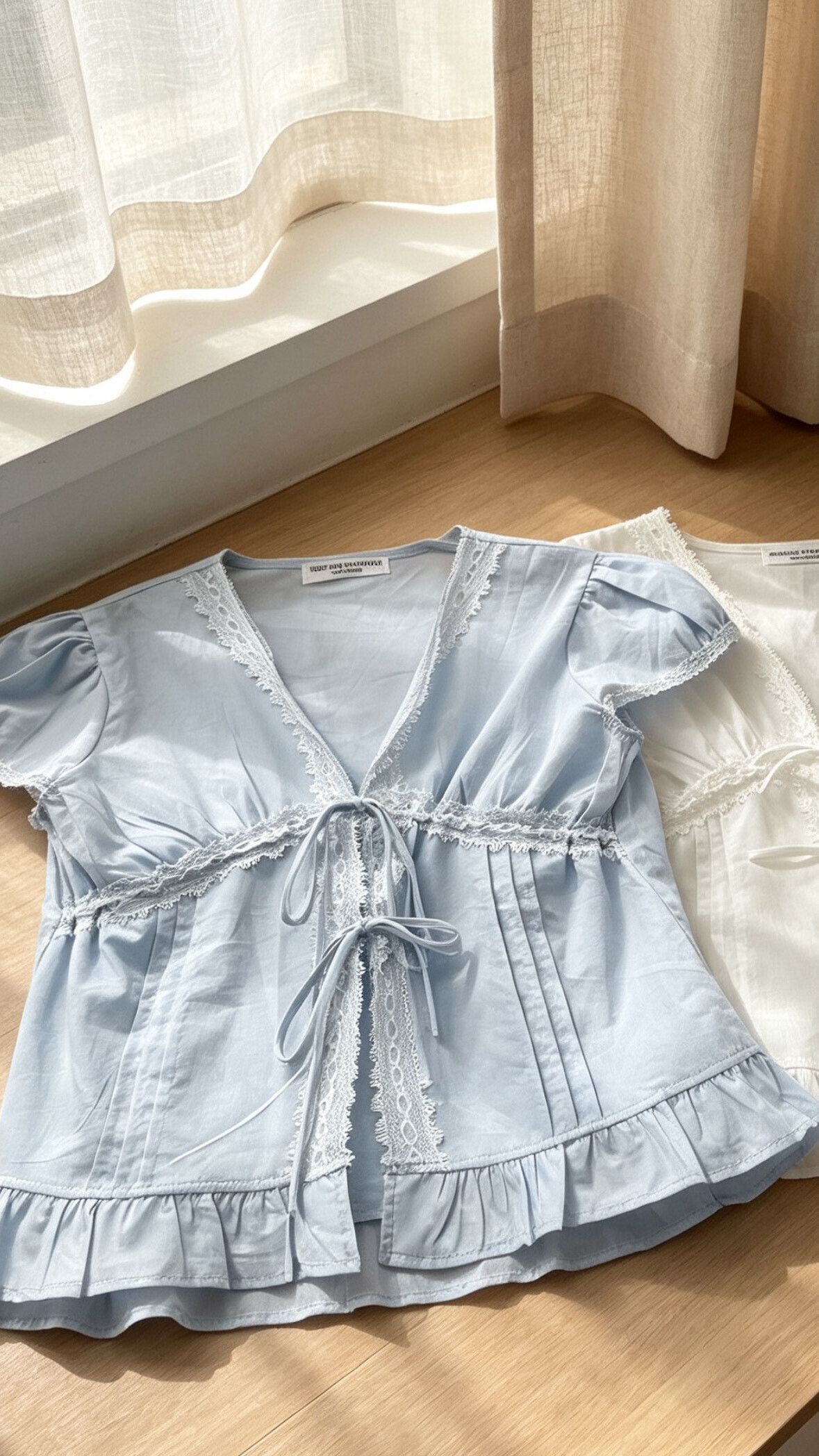 雙蝴蝶蕾絲blouse