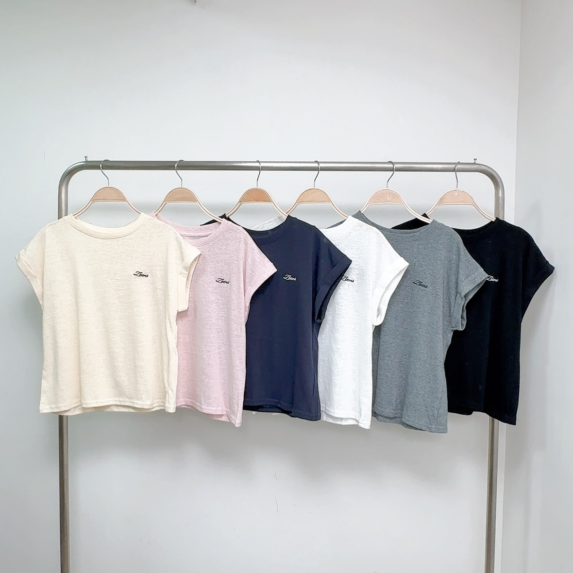 圓領小刺繡字摺袖雪花彈棉TEE (C53-C58)