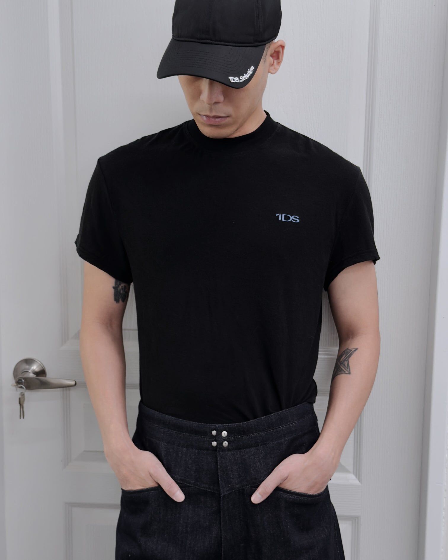 1dyLL｜1DS Light Sheer Slim Tee (Black)