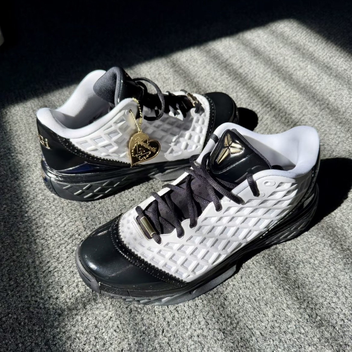 【代購】Nike Zoom Kobe 3 Low Protro “Mambacita”