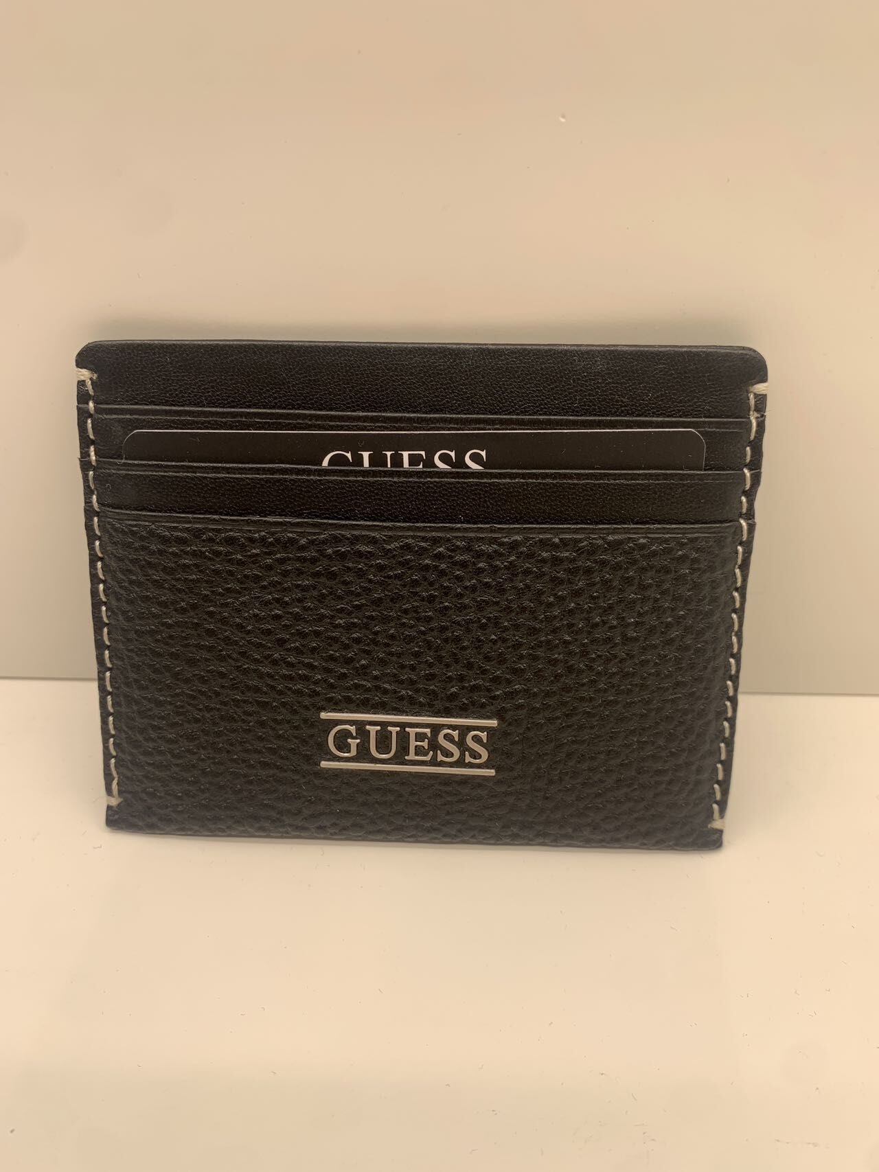 【韓國預購】DKR052315 GUESS 荔枝紋 Logo 卡套 (黑色)
