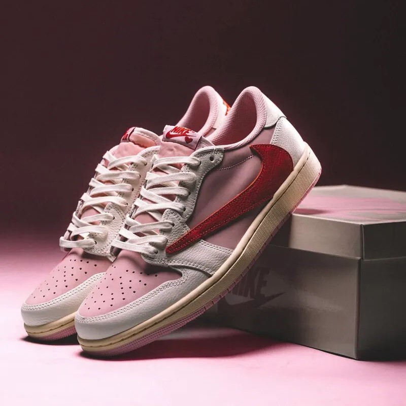 【代購】Jordan × Travis Scott Air Jordan 1 Low OG  “Tropical Pink” 粉倒鉤｜粉黃色