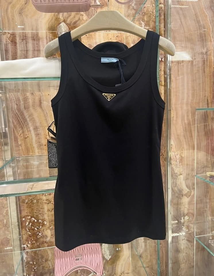 Prada 三角LOGO 女款背心