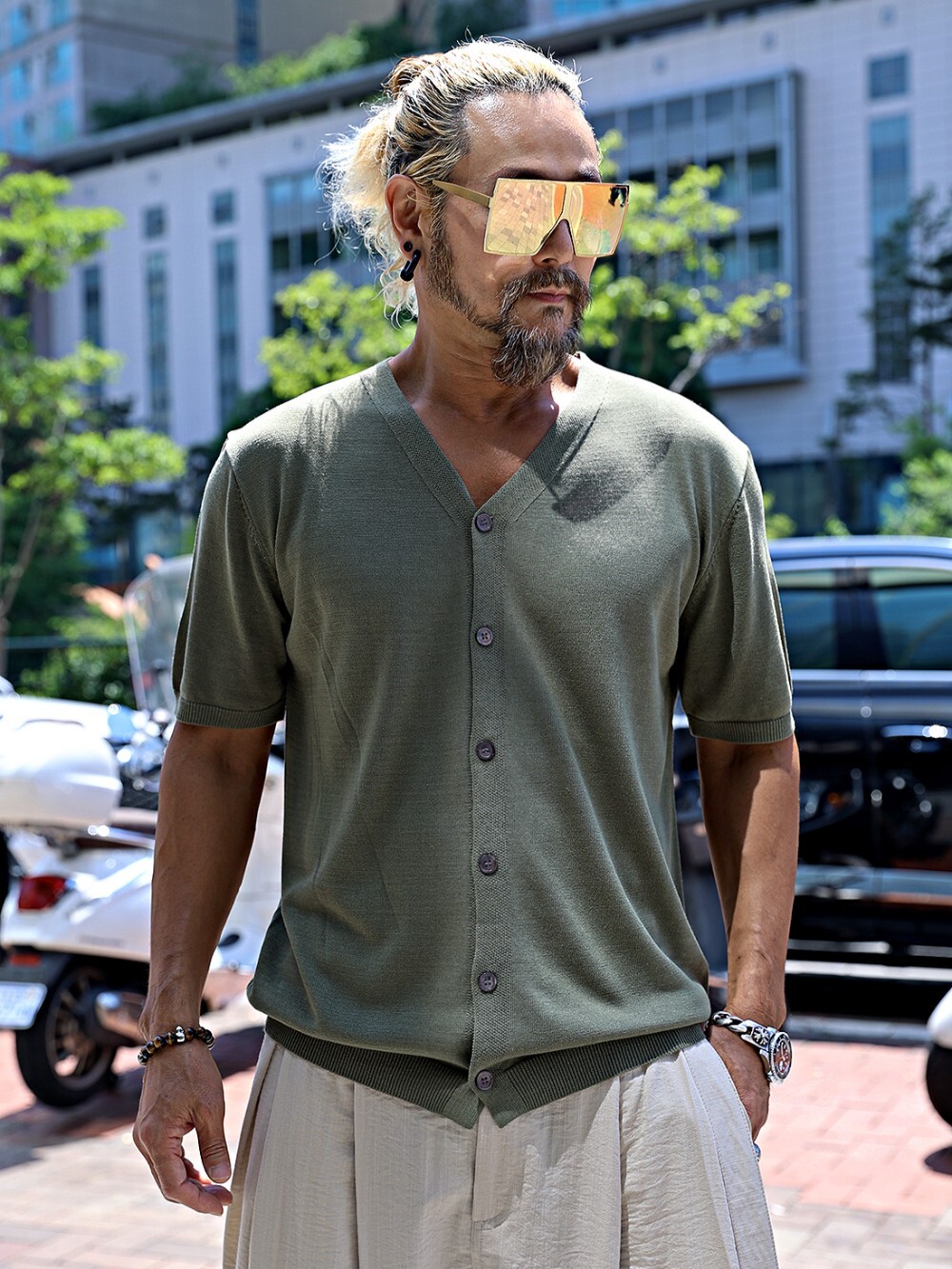 Linen V-neck short-sleeved knit cardigan