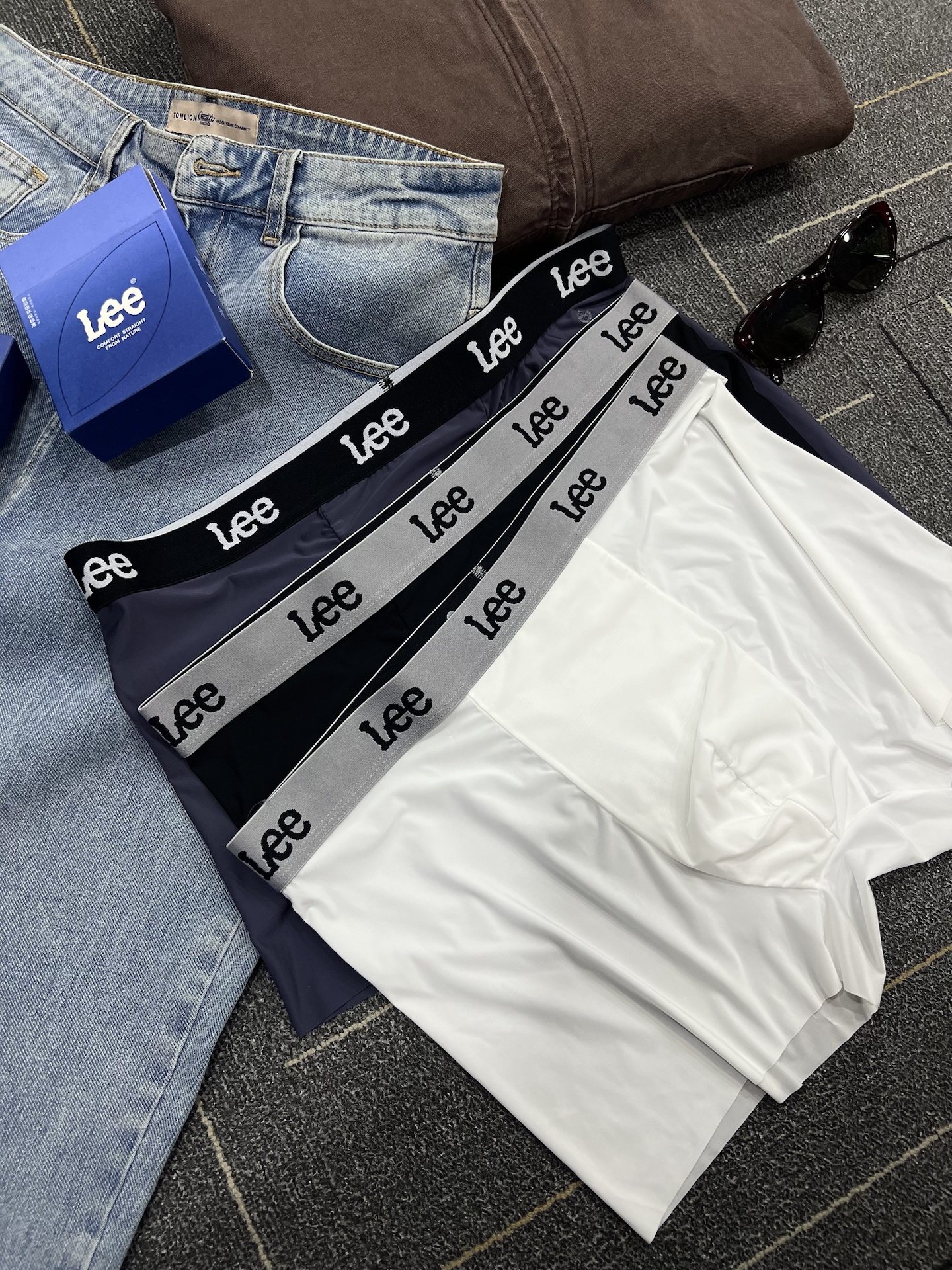 代購-Lee 冰絲涼感 親膚 10A抑菌 超薄 透氣 不夾臀 平角內褲 四角褲 3條裝