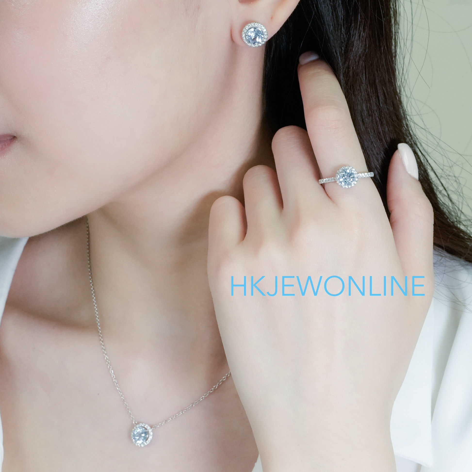 18K WHITE GOLD ROUND AQUAMARINE  & DIAMOND SET