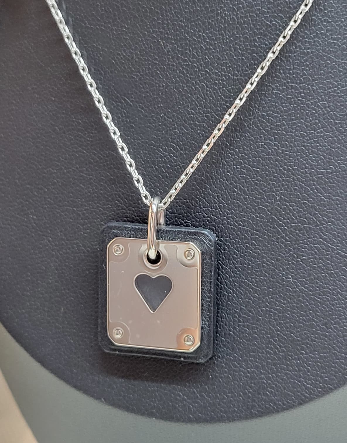 HERMES As de Coeur pendant, small model Noir 黑銀頸鏈