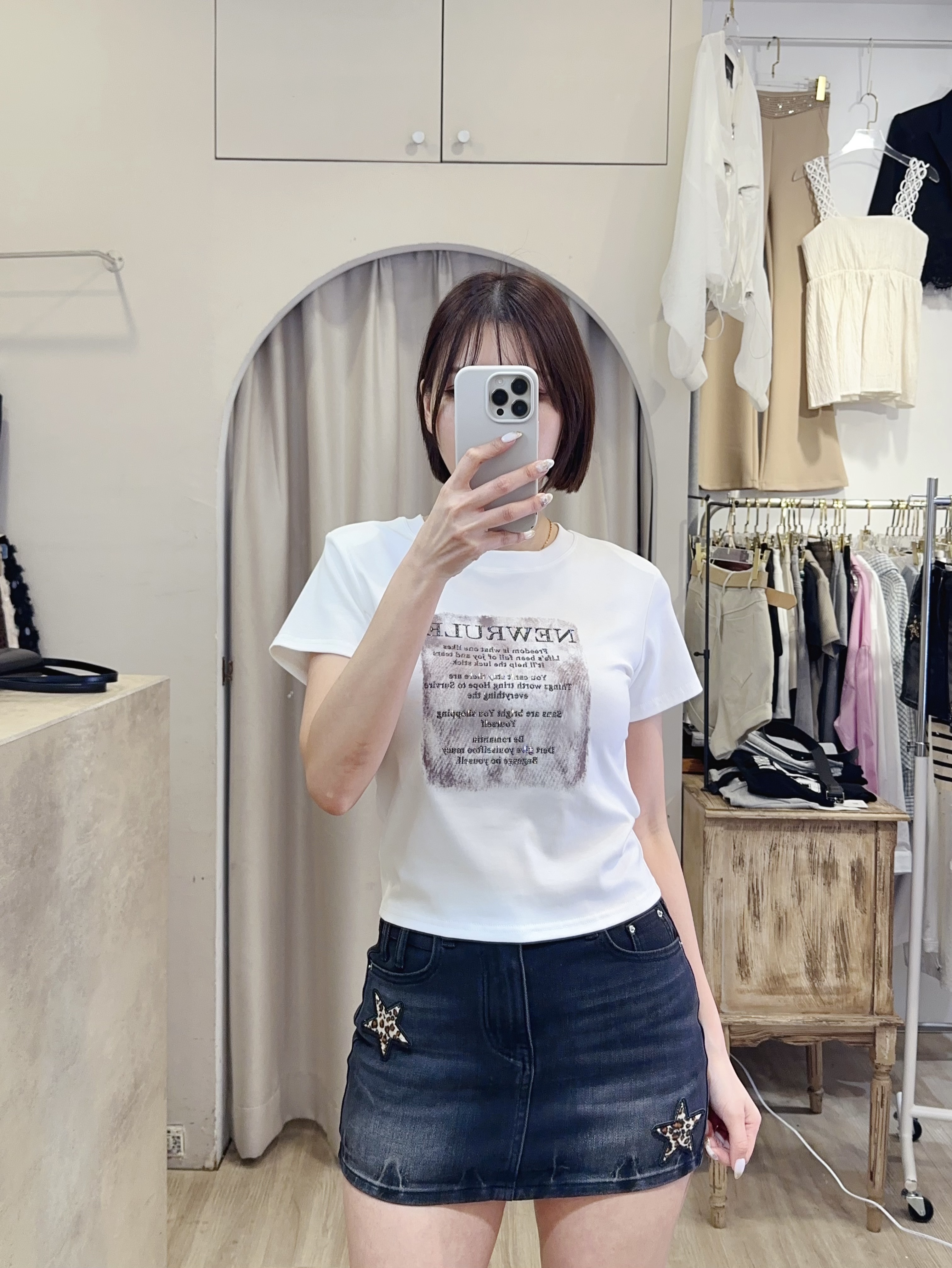方塊英字鑽短ＴＥＥ