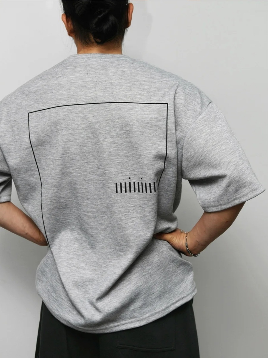 Minimal Line Short Sleeve