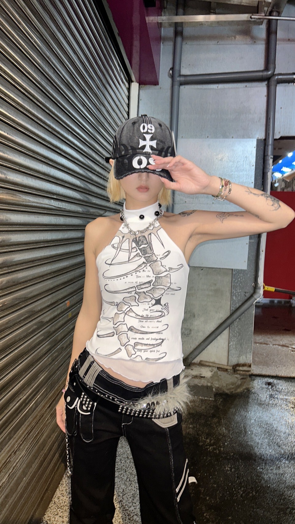 削肩龍骨背心