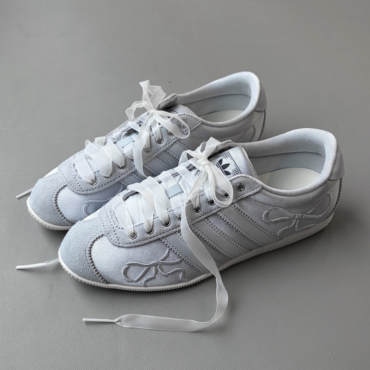 ADIDAS ORIGINALS ANFU 緞面 水藍 立體蝴蝶結 女鞋 愛迪達 HQ5199