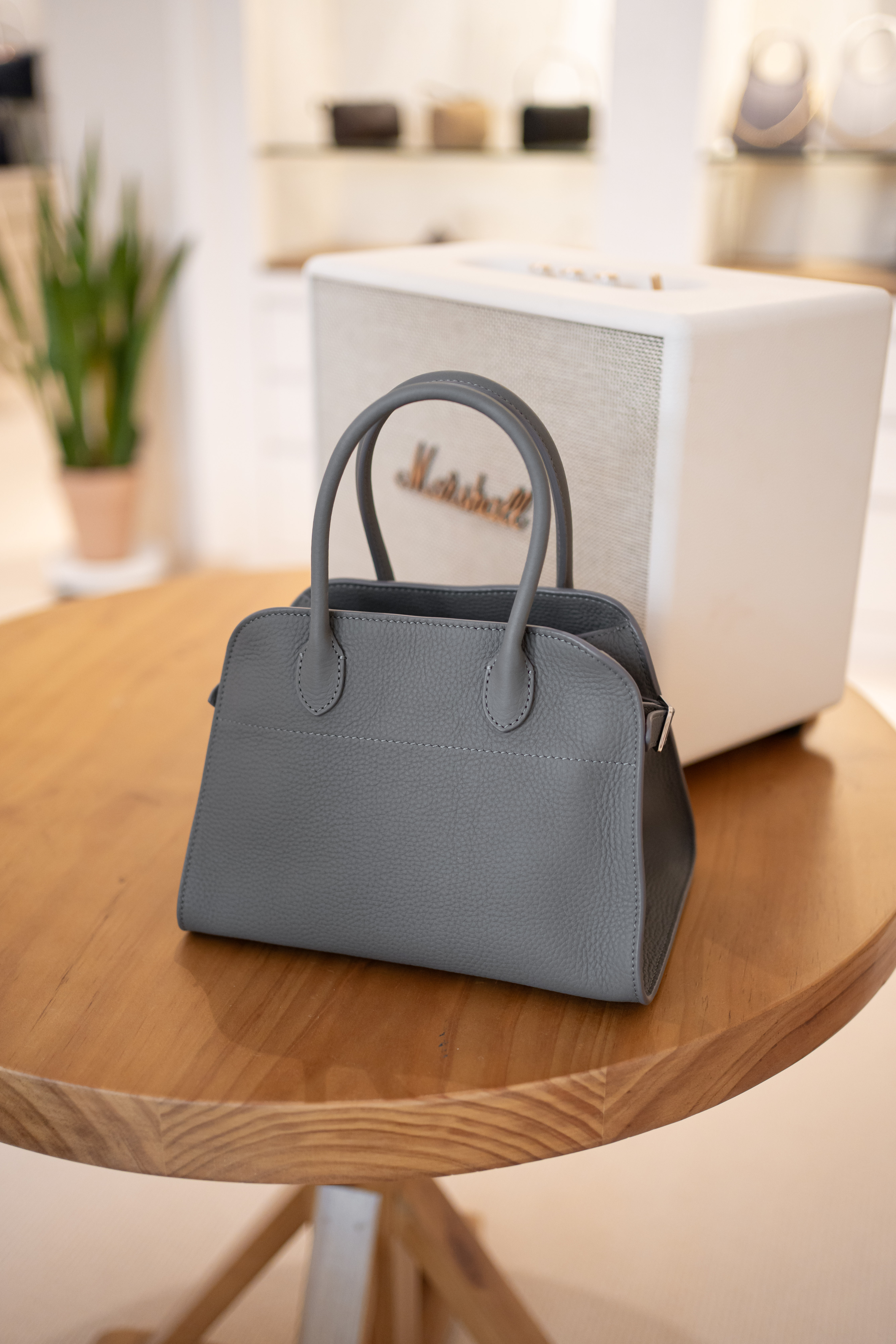 The Row Margaux 10 雀灰色銀釦荔枝小牛皮