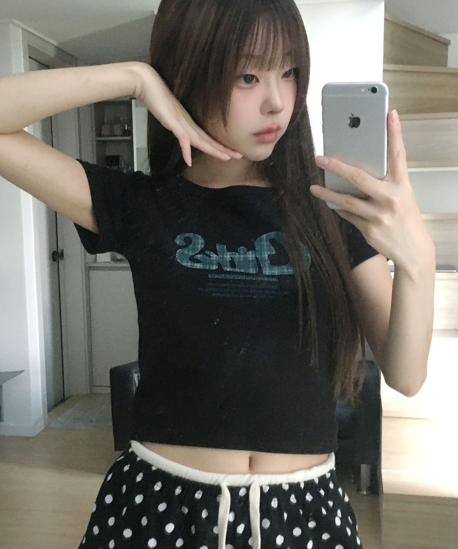 CHICKS 格紋字母印花短版修身短袖T恤 黑色 5014518615