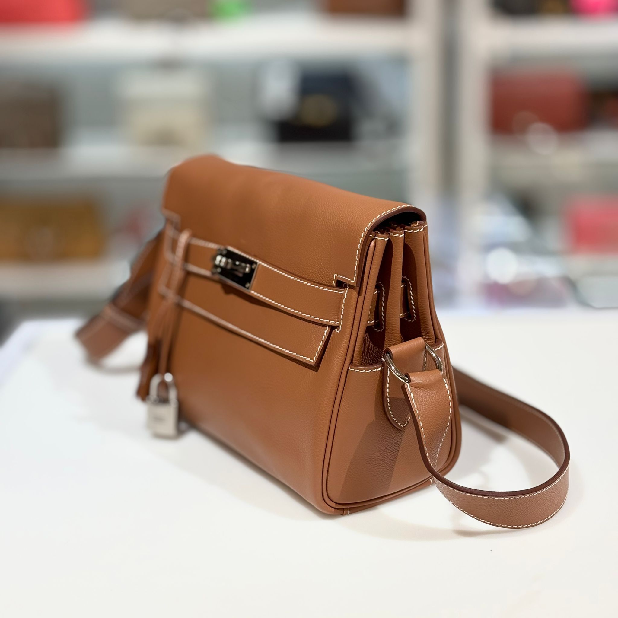 本週出位價!!! 全新HERMES KELLY MESSENGER PM W Stamp  Evercolor皮 37 Gold PHW 金棕色銀扣小碼 #BRAND NEW #香榭站正品