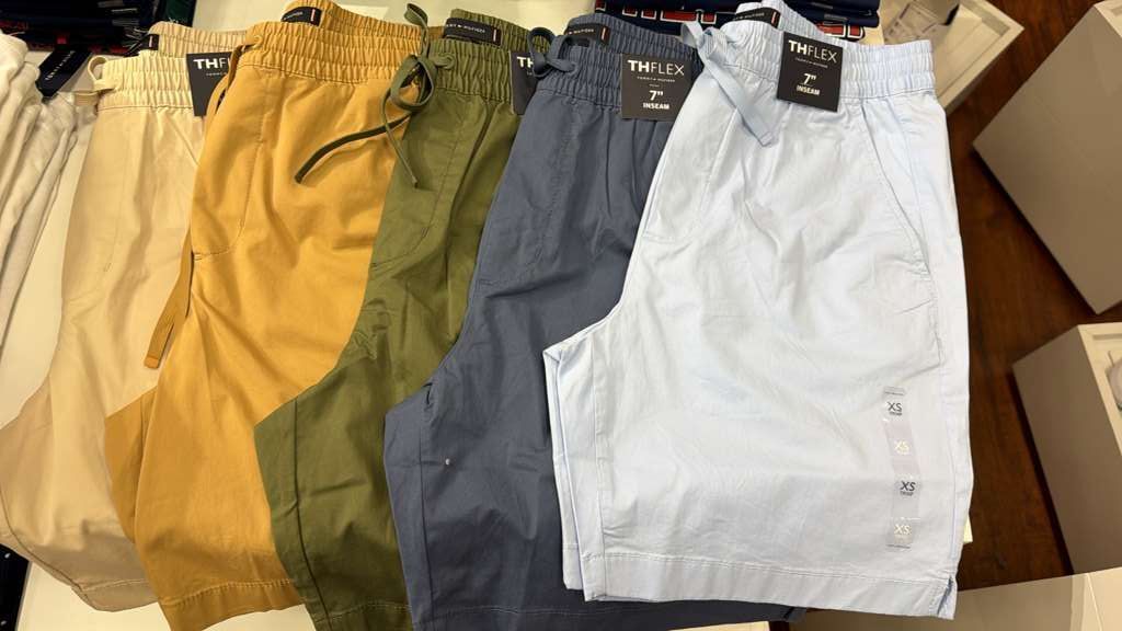 AG088 Tommy Hilfiger 男裝彈性淨色短褲
