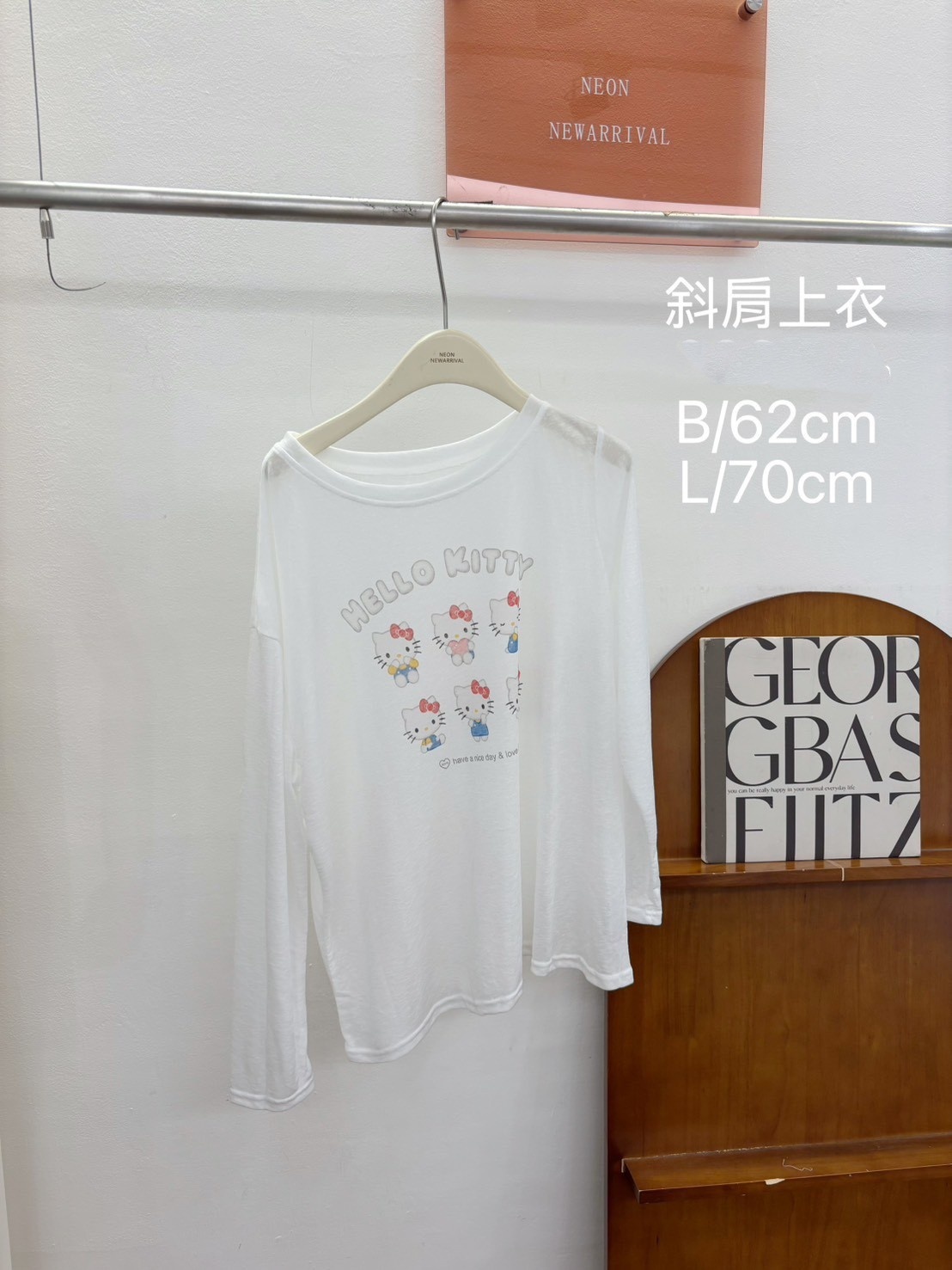 G6295-斜肩KITTY上衣
