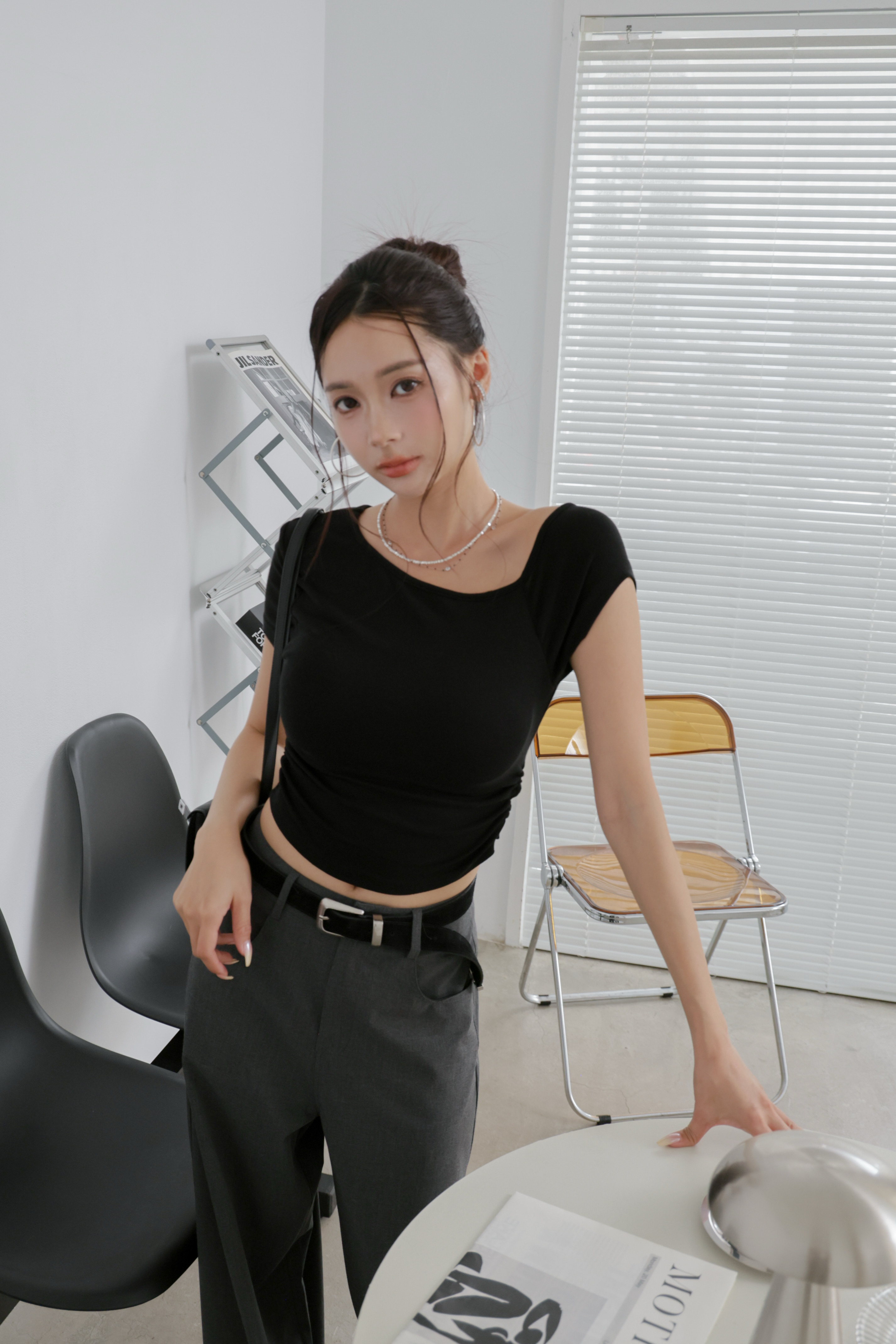 斜肩側抓皺BRA短T Q02 #WINNIE清單